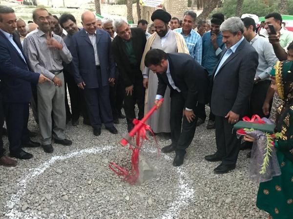 کلنگ احداث بازارچه صنایع دستی شهر فین در استان هرمزگان به زمین زده شد