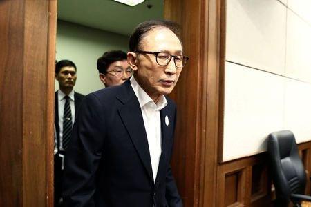 رئیس جمهوری پیشین کره جنوبی به 15 سال حبس محکوم شد