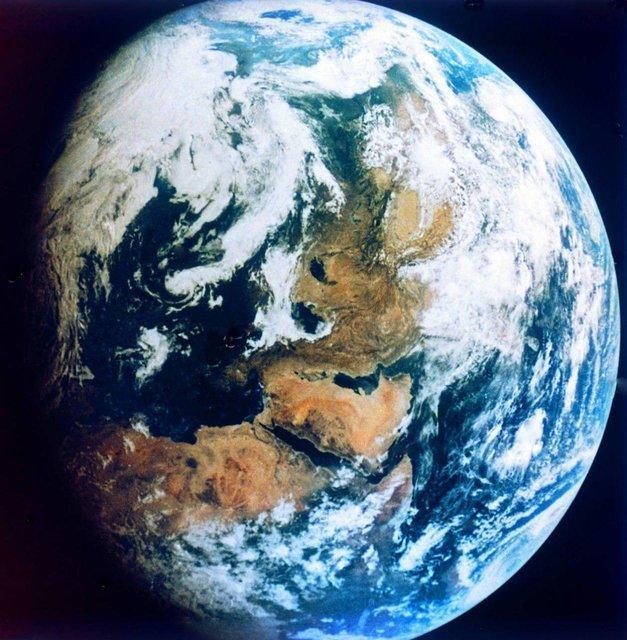 ایران در مرکز زیبایی های سیاره آبی رنگ ایران در مرکز زیبایی های سیاره آبی رنگ