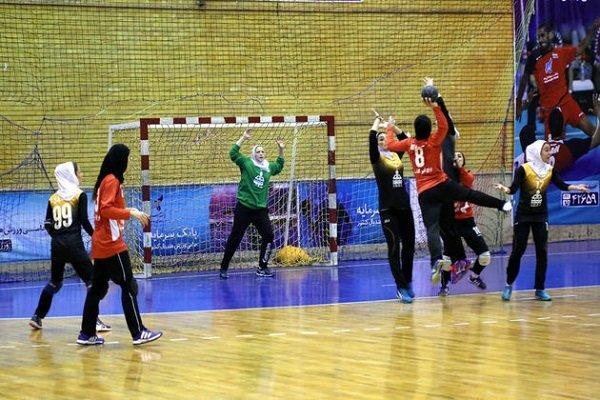 مسابقات هندبال جوانان منطقه 2 کشور در قم سرانجام یافت