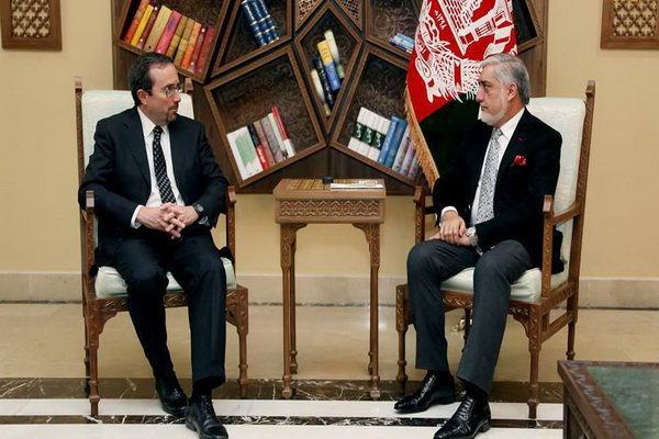 دیدار رئیس اجرایی دولت وحدت ملی افغانستان با سفیر آمریکا در کابل