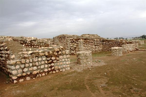 اتمام کاوش های فصل پنجم و مرمت دیواره های کشف شده در کاخ خسرو
