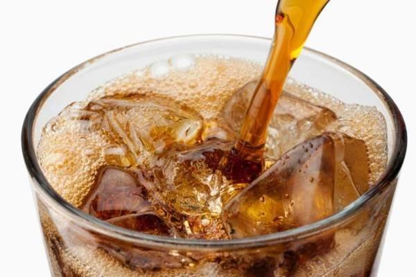 نوشابه های گازدار موجب تشدید علائم ام اس می شود نوشابه های گازدار موجب تشدید علائم ام اس می شود