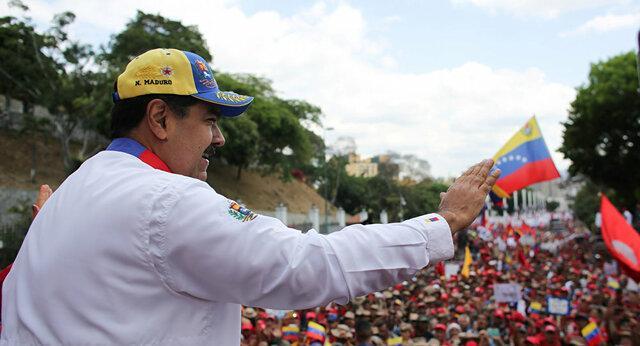 مادورو: آمریکا می خواهد از وقوع جنگ داخلی در ونزوئلا برای مداخله نظامی استفاده کند