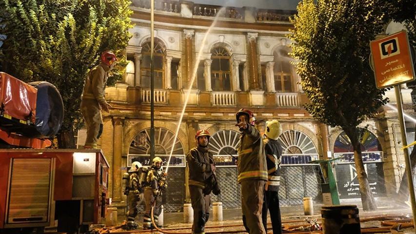 کمیته میراث فرهنگی در حال آنالیز میزان خسارت آتش سوزی میدان حسن آباد است
