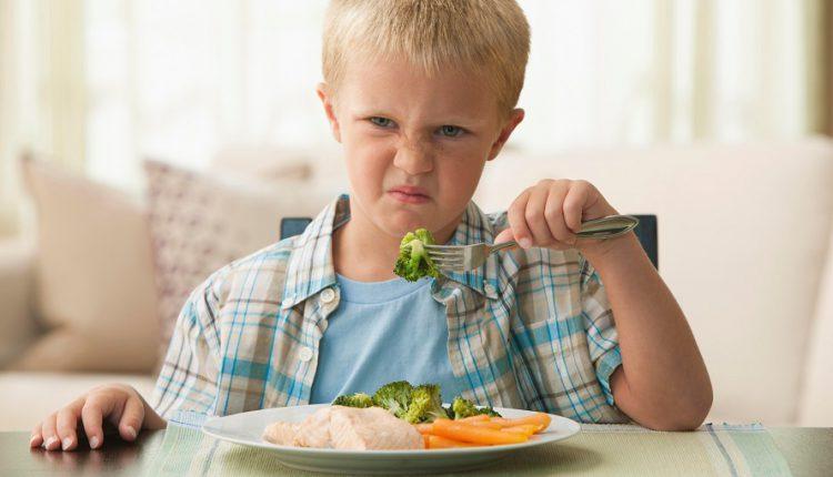 8 راه غذا دادن به بچه ها بدغذا