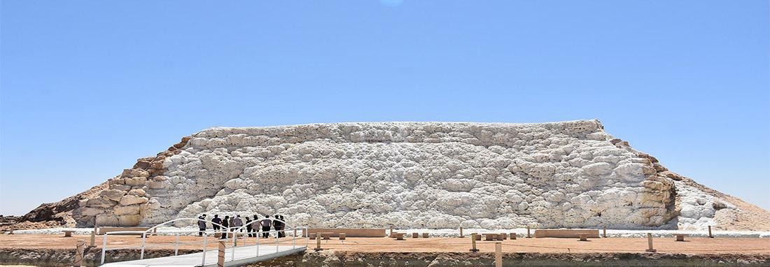 فیلم ، آبشار نمکی زیبای ایران در خور و بیابانک ، کویر مصر می روید به تماشای دهکده نمکی هم بروید
