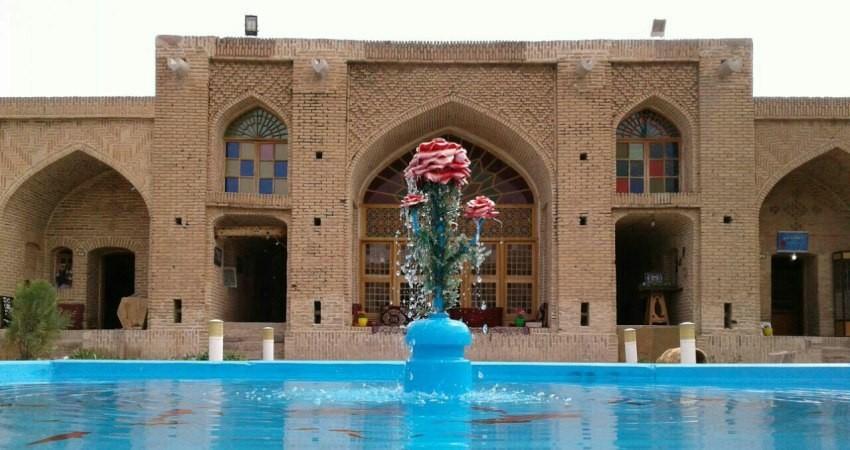 برگزاری نمایشگاه صنایع دستی در کاروانسرای حاج کمال رباط کریم