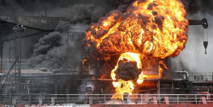 آتش سوزی دو نفتکش در سواحل کره جنوبی؛ 9 نفر مجروح شدند