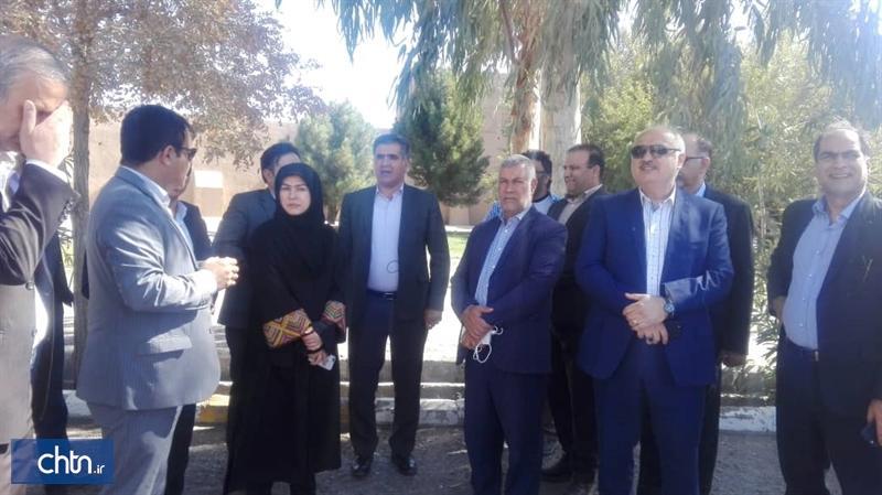 معاون صنایع دستی کشور وارد سیرجان شد معاون صنایع دستی کشور وارد سیرجان شد