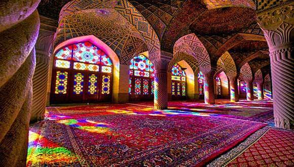 مسجد نصیرالمک شیراز، بازی نور و رنگ مسجد نصیرالمک شیراز، بازی نور و رنگ