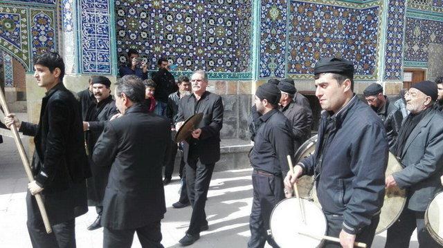 آیین سنتی تشت گذاری در اردبیل انجام شد آیین سنتی تشت گذاری در اردبیل انجام شد