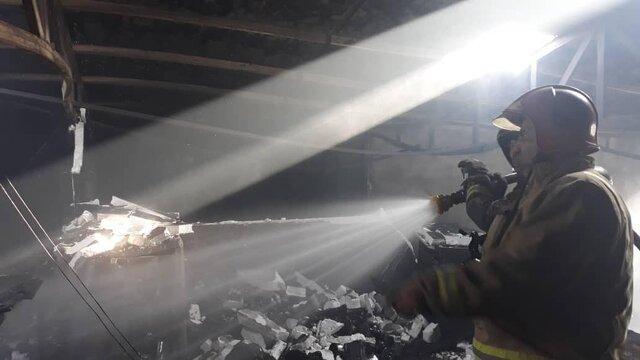 چهار مصدوم در آتش سوزی کارگاه مبل سازی