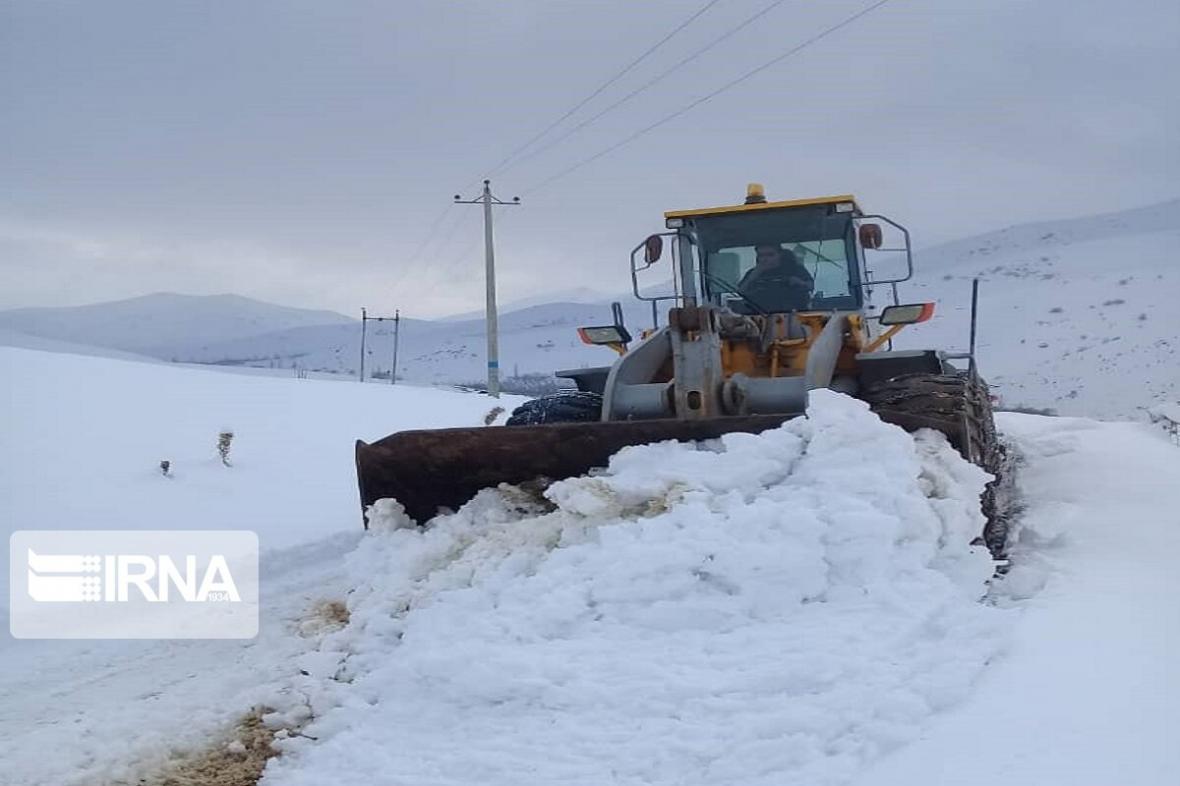 خبرنگاران راه برف گرفته روستاهای خراسان شمالی در 167 محور باز شد