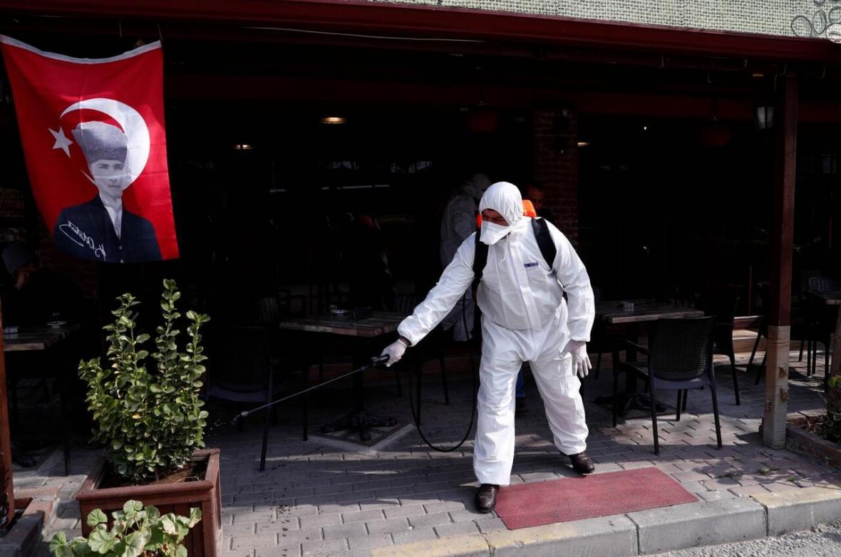 خبرنگاران نشریه امریکایی ترکیه را به پنهانکاری درباره کرونا متهم کرد