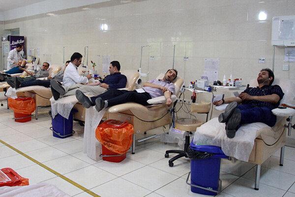 همدان ، ذخایر خونی کاهش یافته است