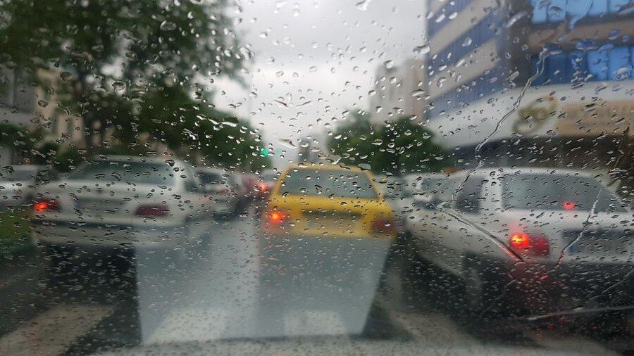 بارش پراکنده و آذرخش برای البرز پیش بینی شد بارش پراکنده و آذرخش برای البرز پیش بینی شد