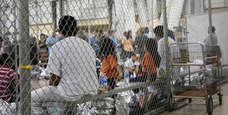 شرایط أسف بار بازداشتگاه های مهاجران در آمریکا علی رغم شیوع کرونا