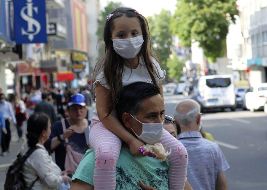 ترکیه ماسک زدن را در 42 استان اجباری می نماید