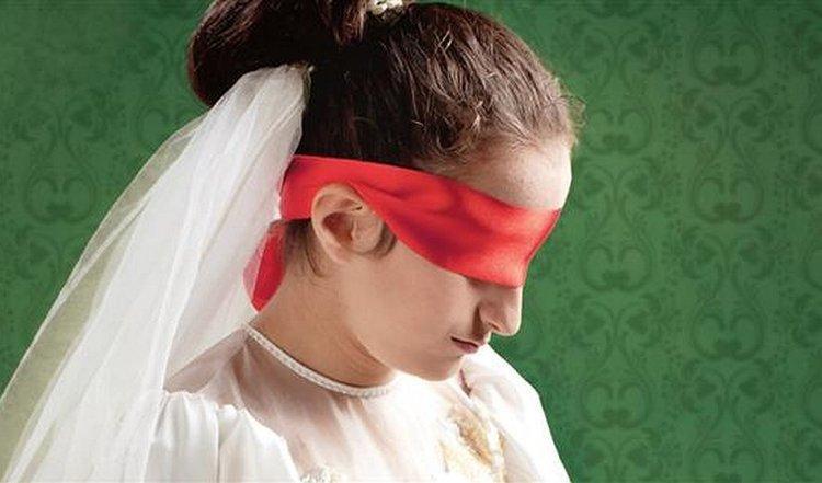 تلاش مادر برای نجات دختر 12 ساله از ازدواج اجباری کوشش مادر برای نجات دختر 12 ساله از ازدواج اجباری