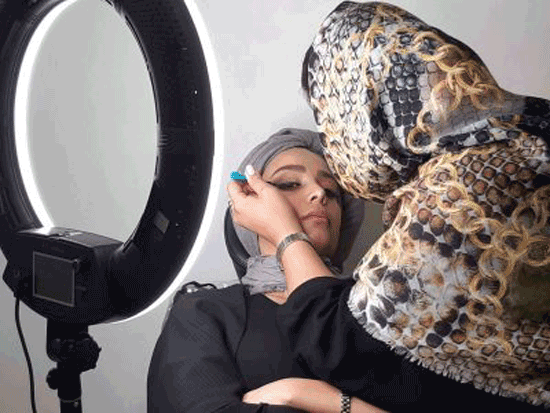 آرایشگر حرفه ای در تهران چه ویژگی هایی دارد؟ آرایشگر حرفه ای در تهران چه ویژگی هایی دارد؟