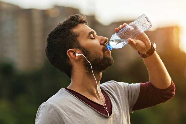 چرا به اندازه کافی آب نمی نوشید؟