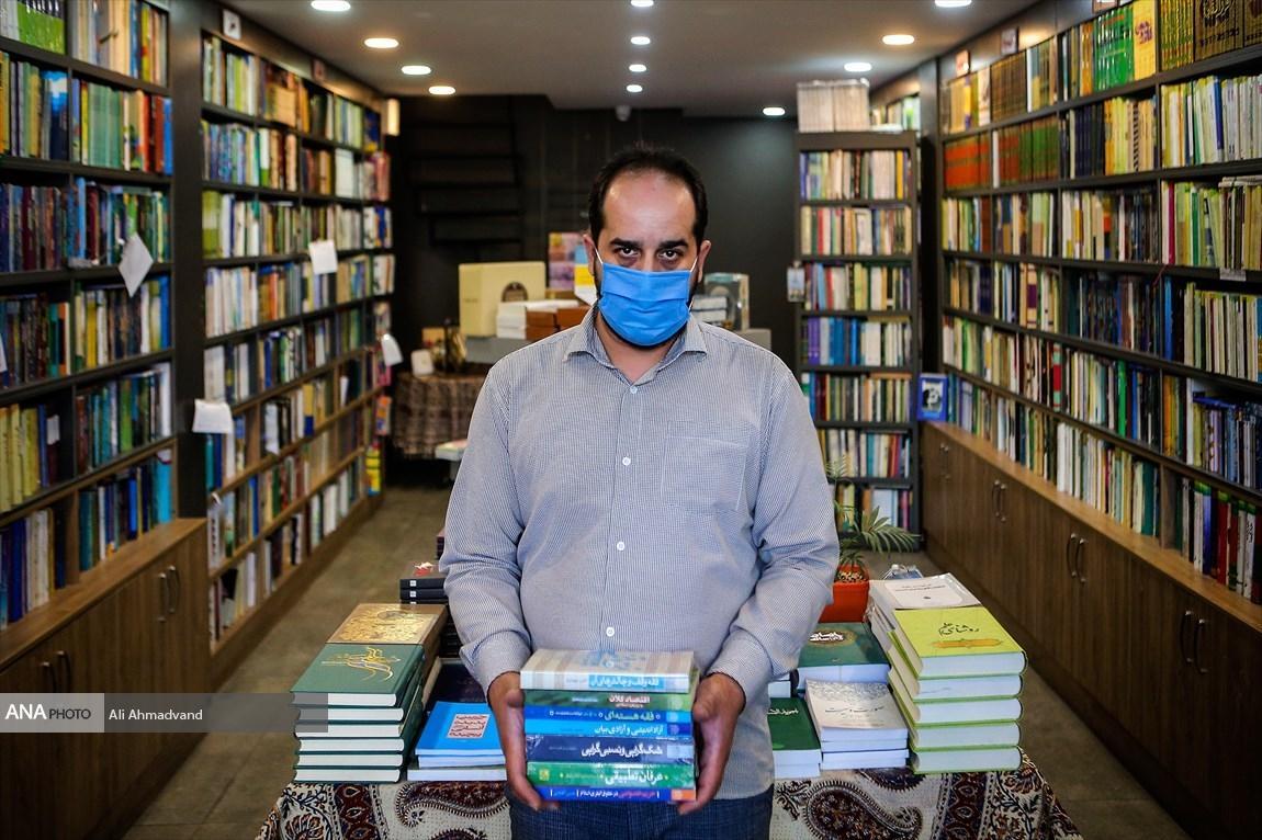 وقتی کتاب فروش از چپ و راست می خورد، یکی کرونا می زند یکی وقتی کتاب فروش از چپ و راست می خورد، یکی کرونا می زند یکی گرانی و کاهش قدرت خرید