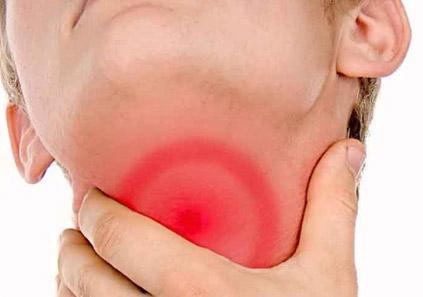 آیا چرک گلو باعث بروز کرونا می شود؟ آیا چرک گلو باعث بروز کرونا می شود؟