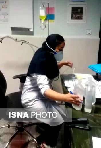 به یاری مردمی می شتابد که از او فرار می نمایند