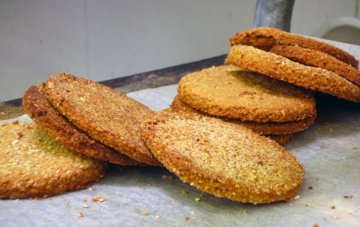 طرز تهیه کماج خانگی؛ نان شیرین مازندران طرز تهیه کماج خانگی؛ نان شیرین مازندران