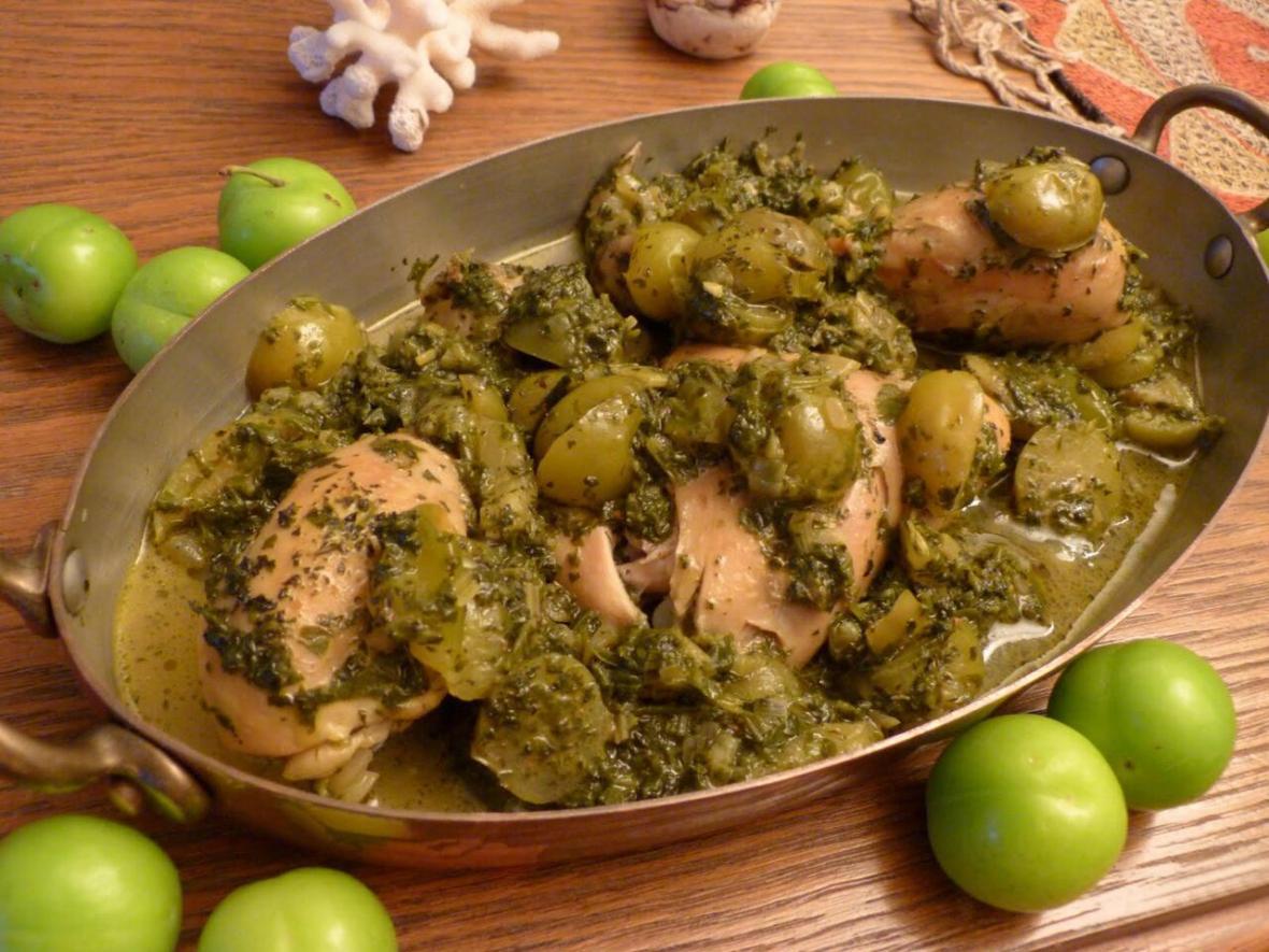 طرز تهیه خورشت گوجه سبز؛ از این غذا غافل نشوید طرز تهیه خورشت گوجه سبز؛ از این غذا غافل نشوید