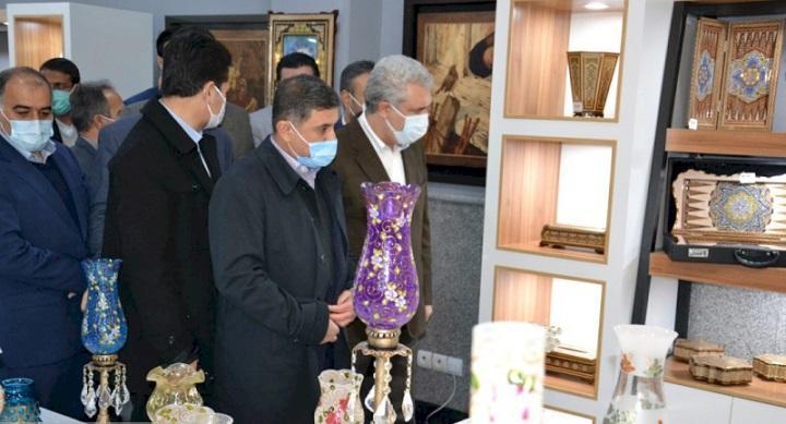 نخستین نمایشگاه دائمی صنایع&ampzwnjدستی البرز با حضور دکتر مونسان نخستین نمایشگاه دائمی صنایع&zwnjدستی البرز با حضور دکتر مونسان افتتاح شد