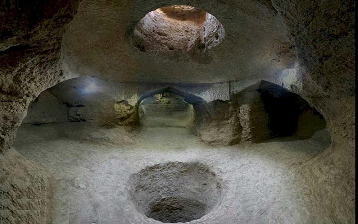 کشف آثار سده&zwnjهای پنجم تا دهم هجری در معماری دستکند زیرزمینی تفرش