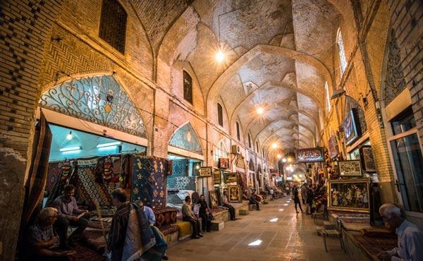 بازار وکیل شیراز، قلب مالی شهر