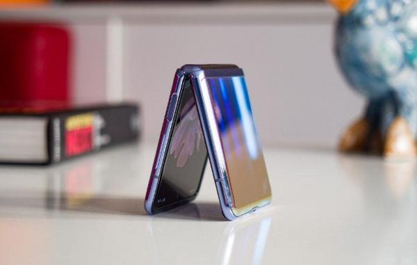 گلکسی Z Flip 3 با پردازنده میان رده و قیمت کمتر راهی بازار می گردد