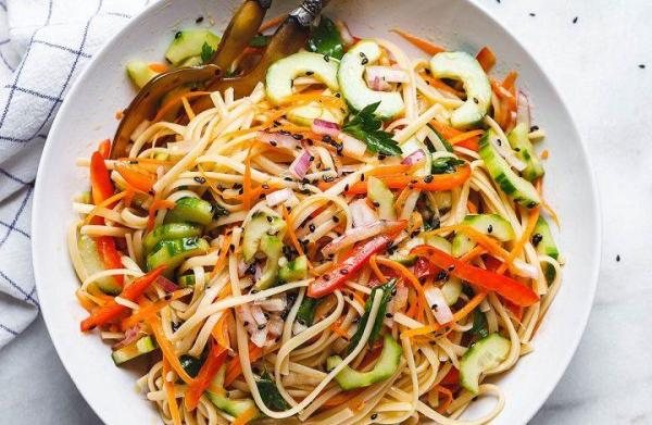 طرز تهیه سالادسبزیجات و ورمیشل طرز تهیه سالادسبزیجات و ورمیشل