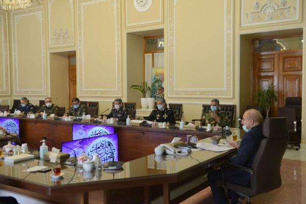 خبرنگاران فرمانده کل ارتش با رییس مجلس شورای اسلامی دیدار خبرنگاران فرمانده کل ارتش با رییس مجلس شورای اسلامی دیدار کرد