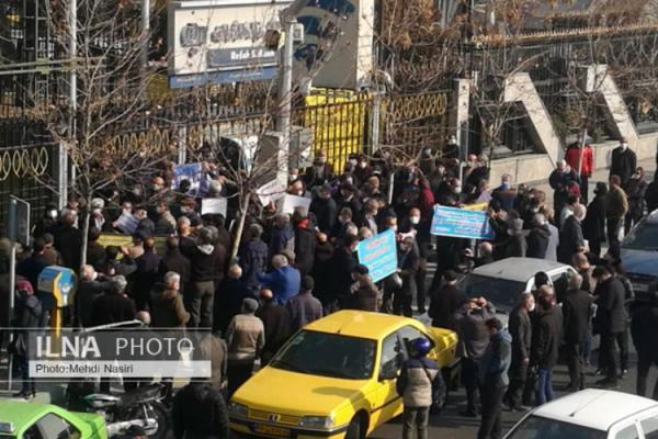 تجمع بازنشستگان کارگری این بار مقابل تامین اجتماعی تجمع بازنشستگان کارگری این بار مقابل تامین اجتماعی