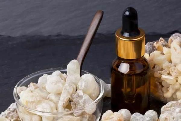 آشنایی با خواص روغن کندر و فواید درمانی آن آشنایی با خواص روغن کندر و فواید درمانی آن