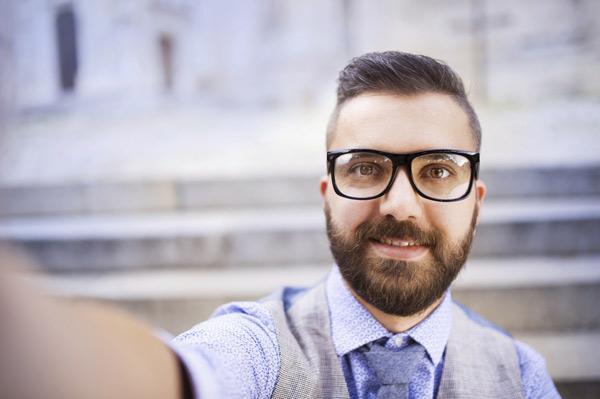 پرداخت پول با عکس سلفی توسط برنامه همراه بیومتریک