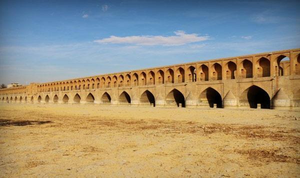 معرفی سی و سه پل؛ محبوبترین اثر تاریخی اصفهان معرفی سی و سه پل؛ محبوبترین اثر تاریخی اصفهان