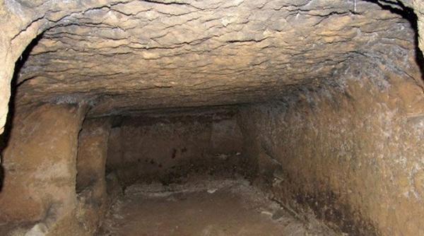 دستکند زیرزمینی روستای موغان فریدن دستکند زیرزمینی روستای موغان فریدن