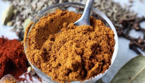 ادویه کاری شامل چه ادویه هایی است و کاربردش چیست؟ ادویه کاری شامل چه ادویه هایی است و کاربردش چیست؟