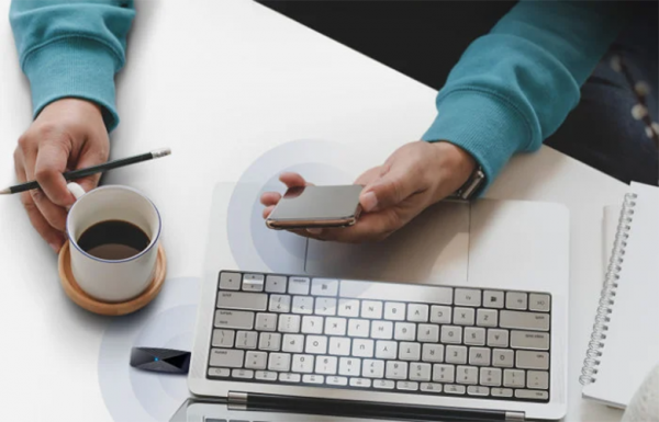 وای فای لپ تاپ را با این دانگل یواس پی AX1800 وای فای 6 چند برابر سریع تر کنید