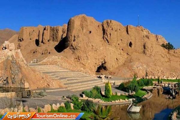 پایان فصل دوم گمانه زنی باستان شناسی قلعه دختر و اردشیر خاتمه فصل دوم برآورد باستان شناسی قلعه دختر و اردشیر