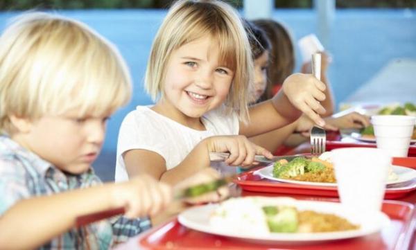 با بچه ها بدغذا چگونه رفتار کنیم؟ با بچه ها بدغذا چگونه رفتار کنیم؟