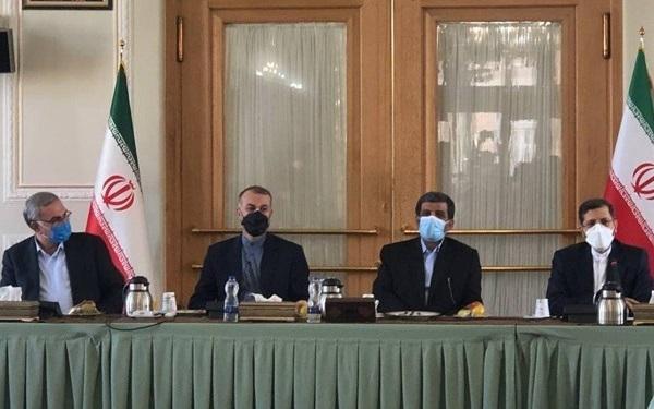 امیرعبداللهیان: بر گسترش گردشگری سلامت و مذهبی تأکید داریم امیرعبداللهیان: بر توسعه گردشگری سلامت و مذهبی تأکید داریم ، ضرغامی: واکسیناسیون عوامل مرتبط با گردشگری در حال اجرا است