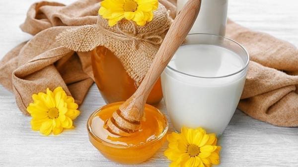 ترکیب شیر و عسل؛ 7 خاصیتی که از آن بی خبرید! ترکیب شیر و عسل؛ 7 خاصیتی که از آن بی خبرید!